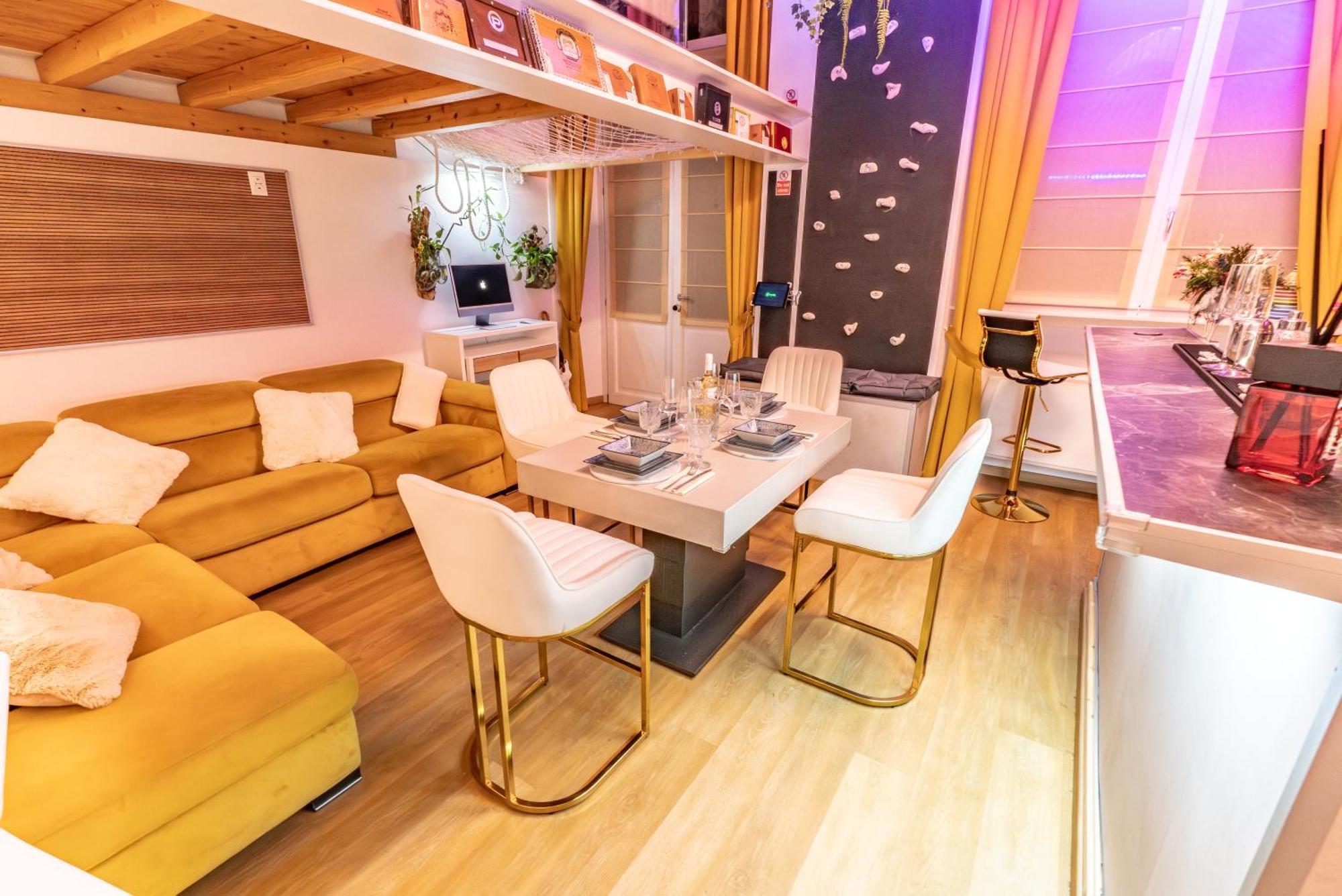 Luxe & Central Haven - Jacuzzi, Sauna, Steam, Private Parking Como Ngoại thất bức ảnh