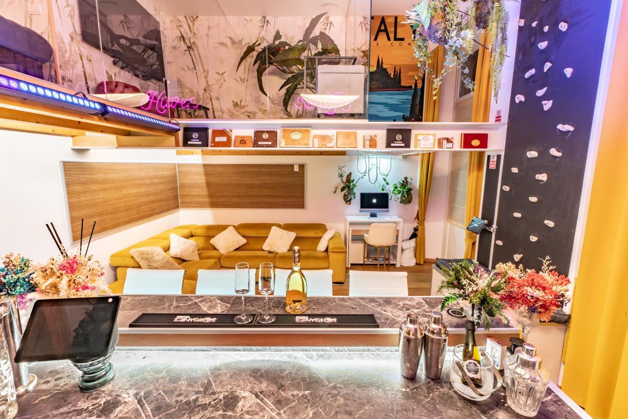 Luxe & Central Haven - Jacuzzi, Sauna, Steam, Private Parking Como Ngoại thất bức ảnh