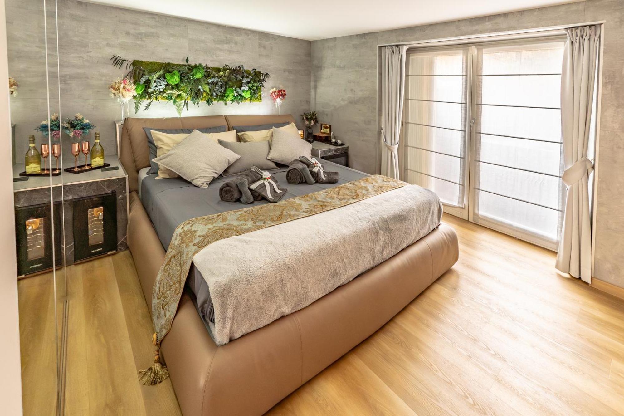 Luxe & Central Haven - Jacuzzi, Sauna, Steam, Private Parking Como Ngoại thất bức ảnh