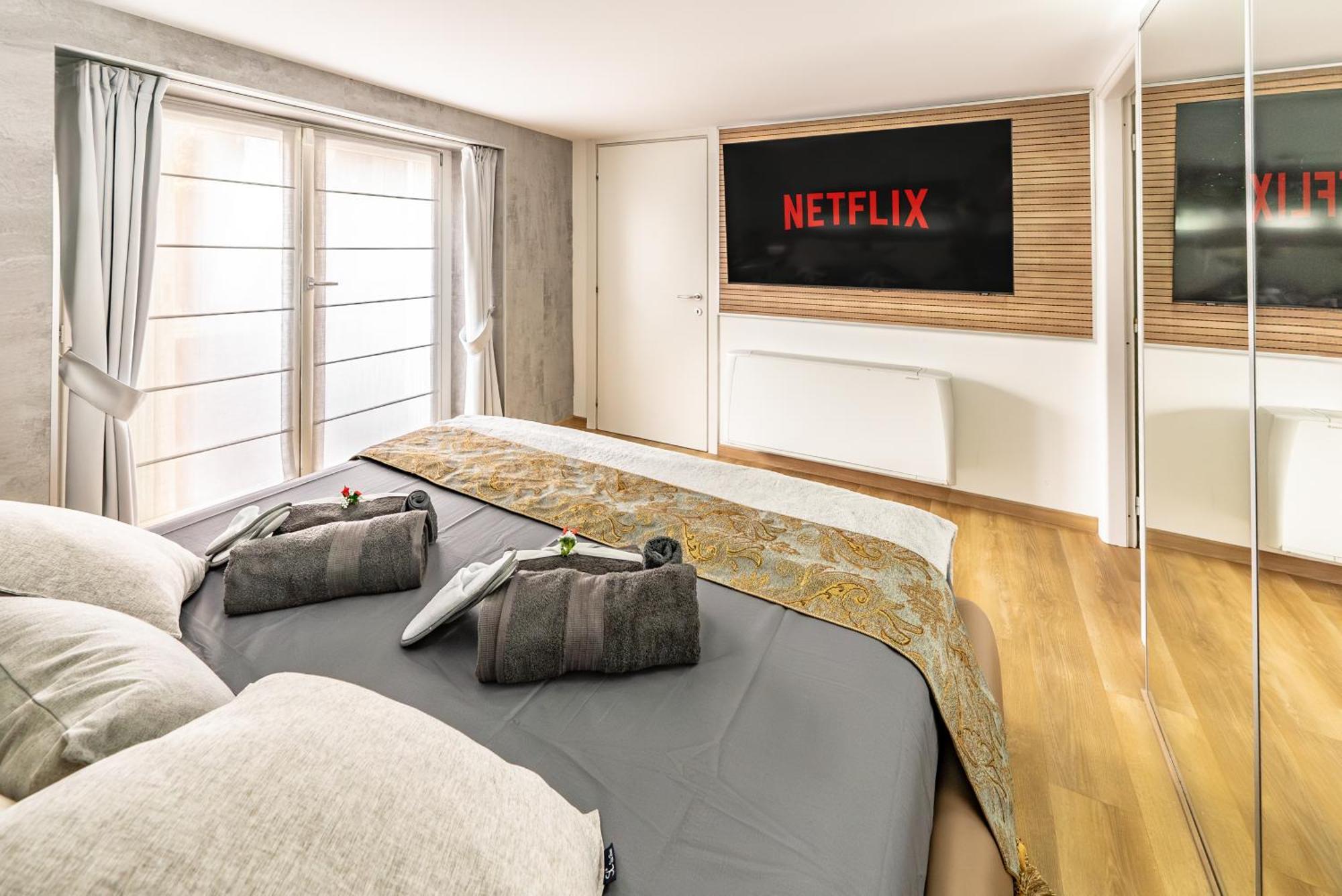 Luxe & Central Haven - Jacuzzi, Sauna, Steam, Private Parking Como Ngoại thất bức ảnh
