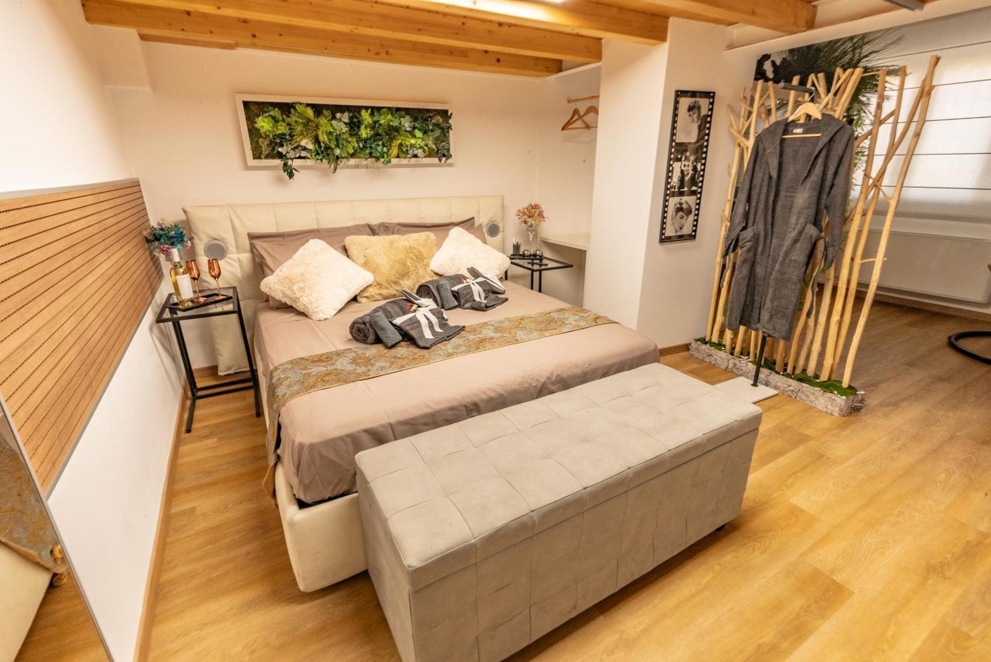 Luxe & Central Haven - Jacuzzi, Sauna, Steam, Private Parking Como Ngoại thất bức ảnh